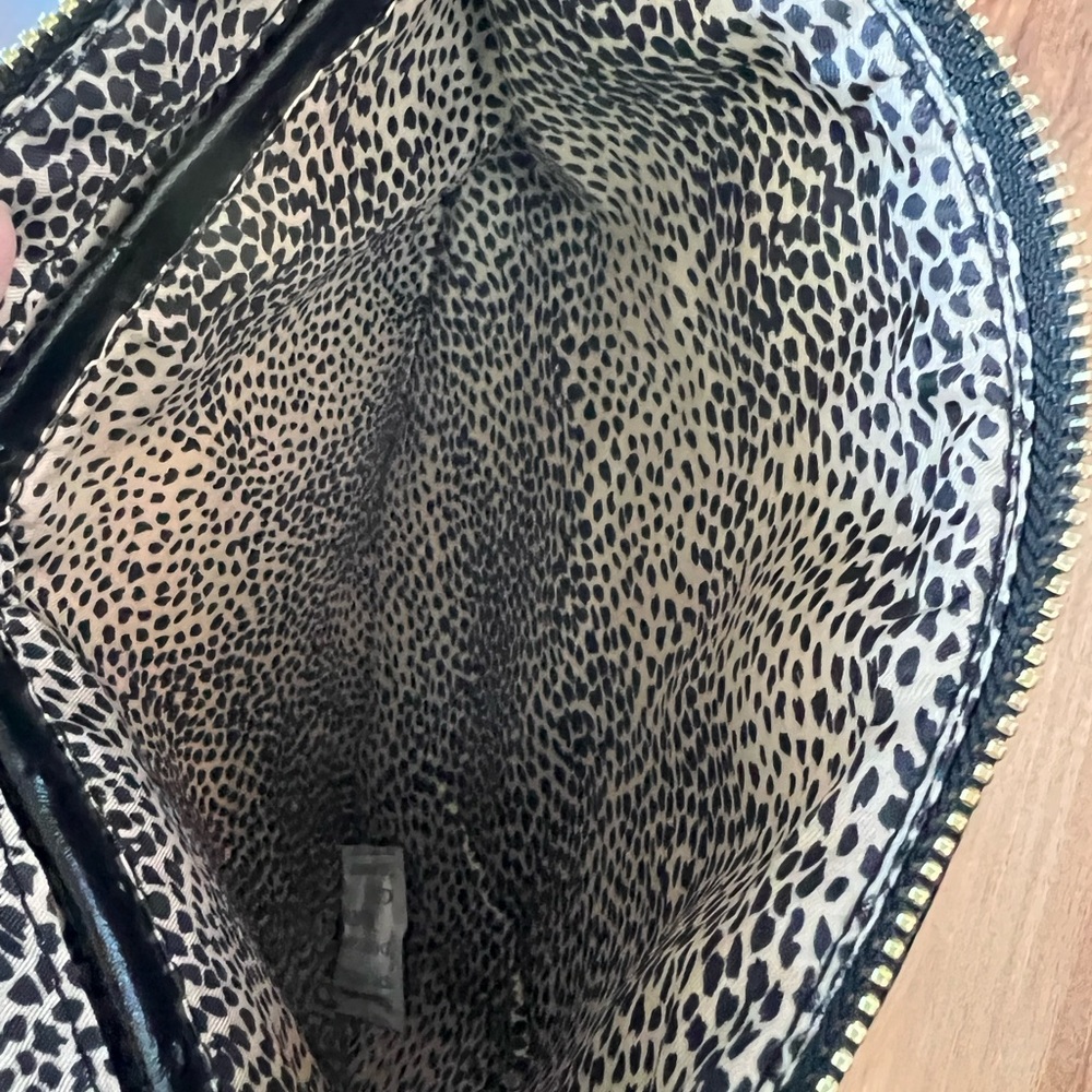 NWT Poppi Vegan Black Croco Leather Crossbody Bag! - Picture 4 of 11